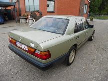 Mercedes-Benz 200-serie 230 E model 124